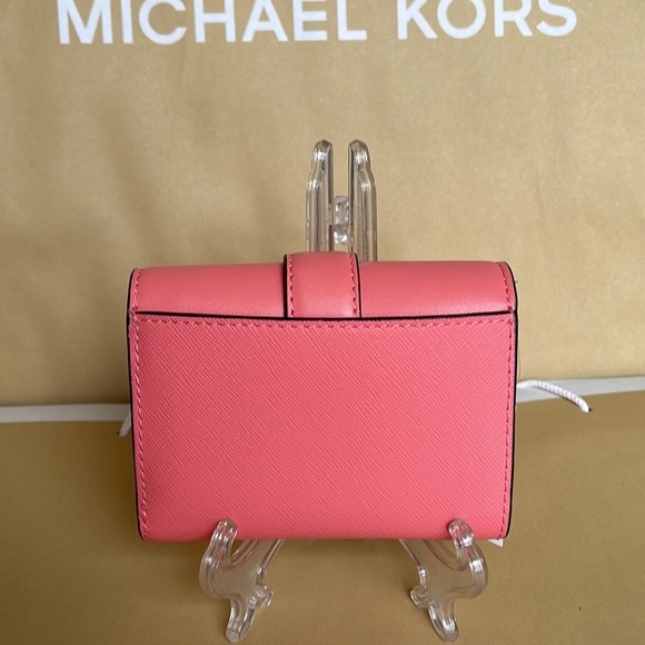MICHAEL KORS CARMEN MEDIUM LOGO AND FAUX LEATHER WALLET GRAPEFRUIT - Picture 6 of 16